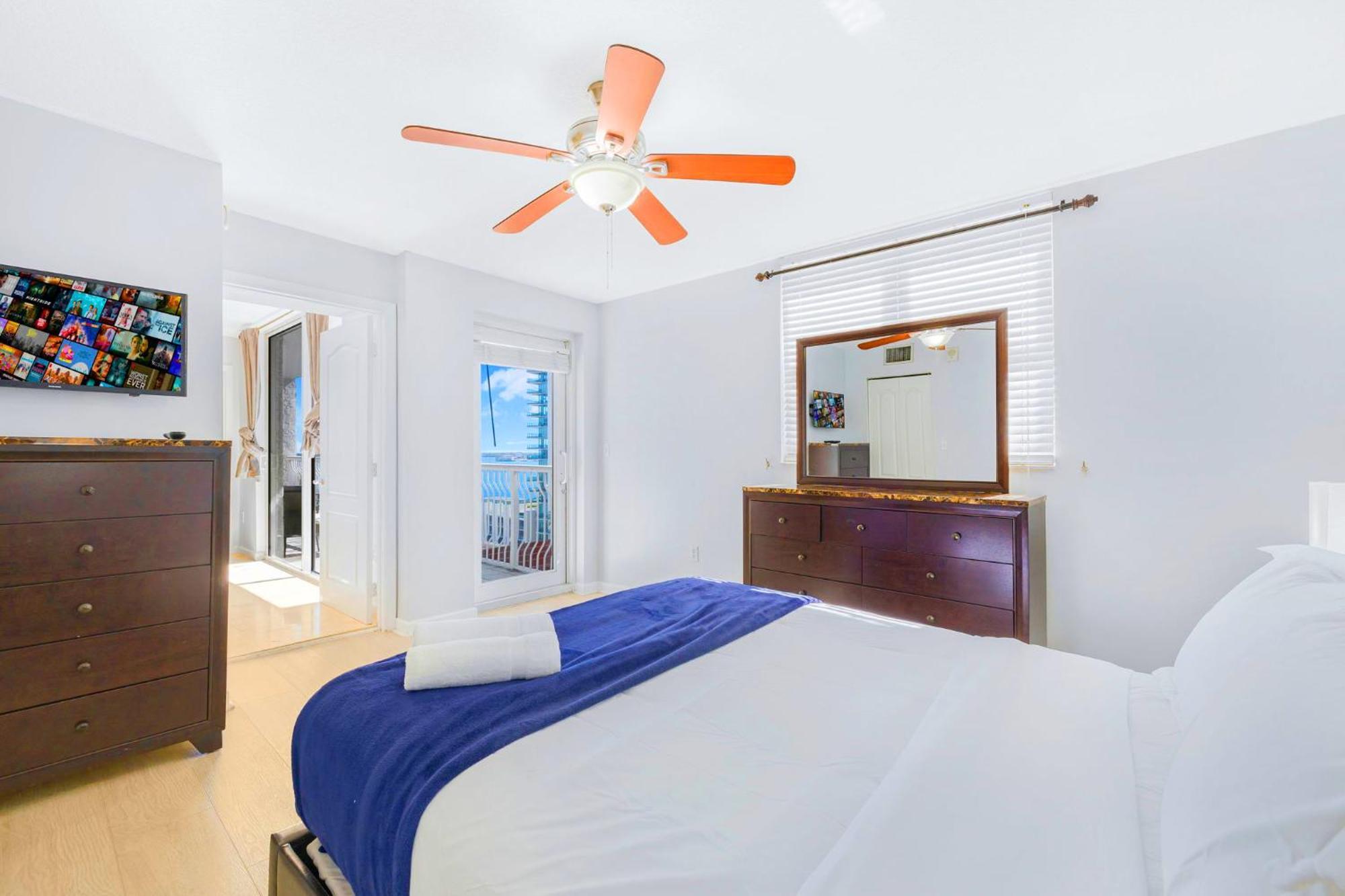 Spacious W Great Amenities! Apartment